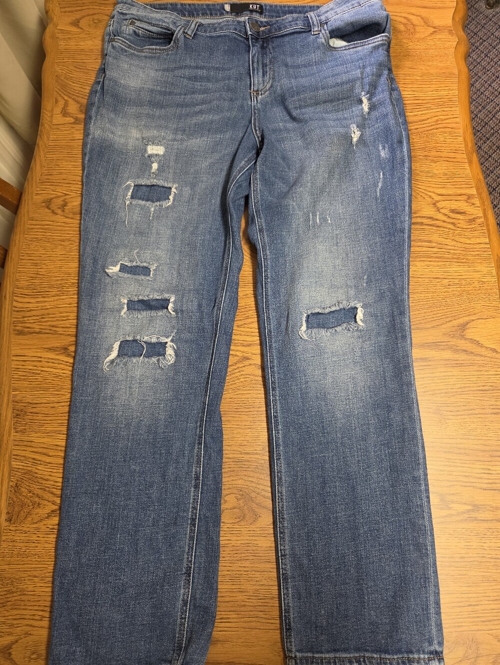 Kut from the Kloth Distressed Straight-Leg Jeans in Washed Blue Size 16